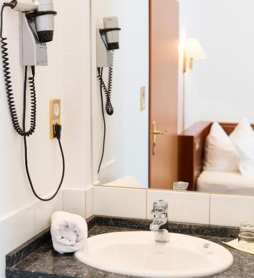 اتاق استاندارد یک نفره, Inselhotel Cornelius