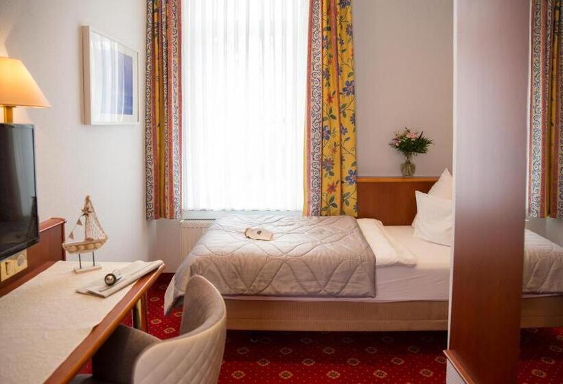 اتاق استاندارد یک نفره, Inselhotel Cornelius