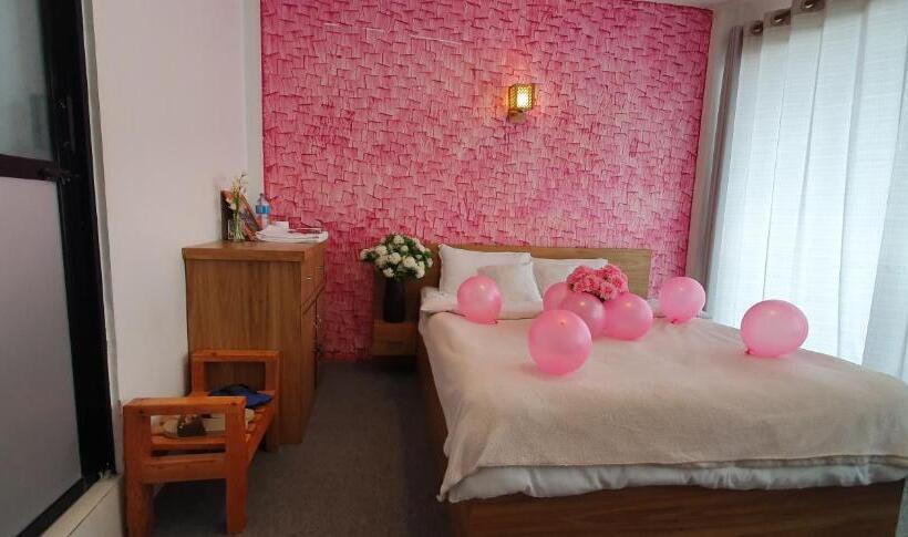 اتاق لوکس, Nagarkotfoodhome