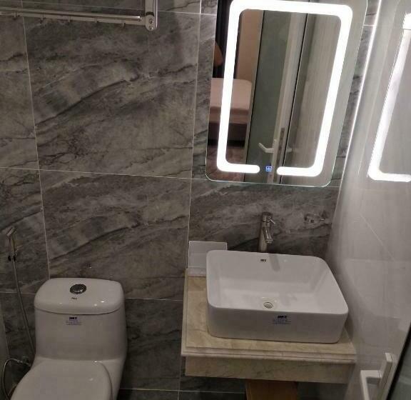 اتاق استاندارد چهارنفره با بالکن, Peace