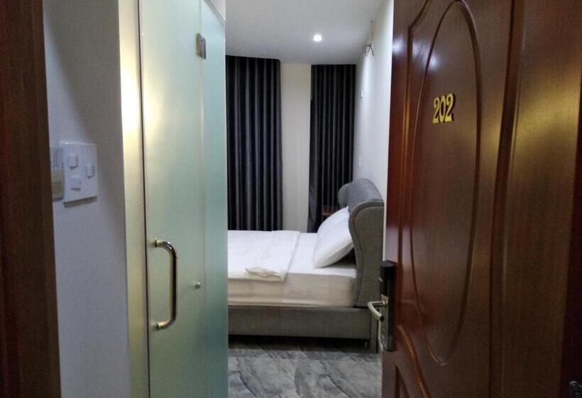 اتاق لوکس, Peace