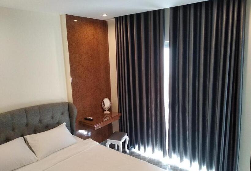 اتاق استاندارد چهارنفره با بالکن, Peace