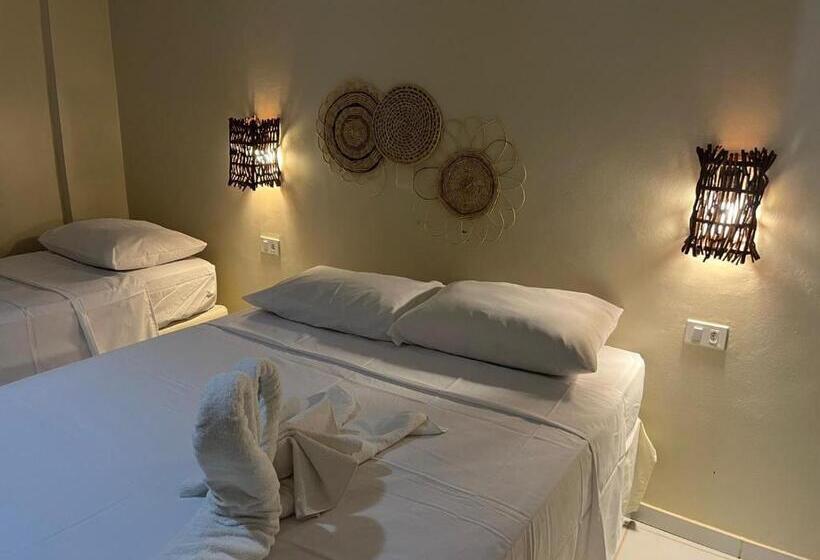 اتاق استاندارد سه تخته با چشمانداز استخر, Pousada Flor De Merepe