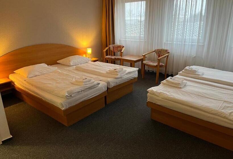 Четырехместный Номер Стандарт, Astral Inn Leipzig Hotel & Restaurant