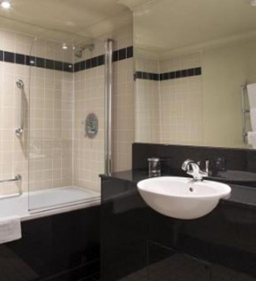 Классический Номер, Brandshatch Place & Spa