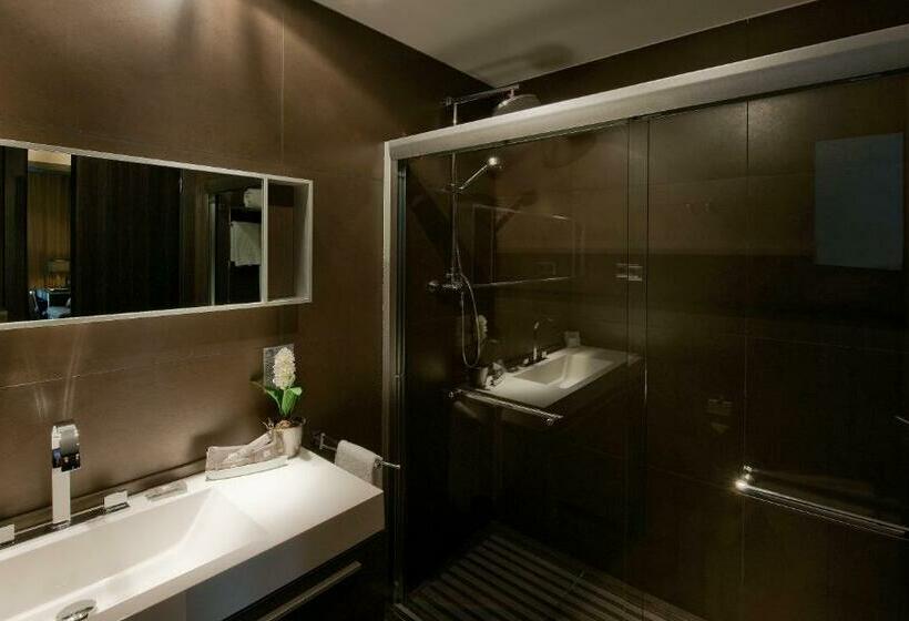 اتاق سوپریور, Constanza