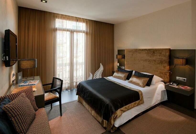 اتاق خانوادگی, Constanza