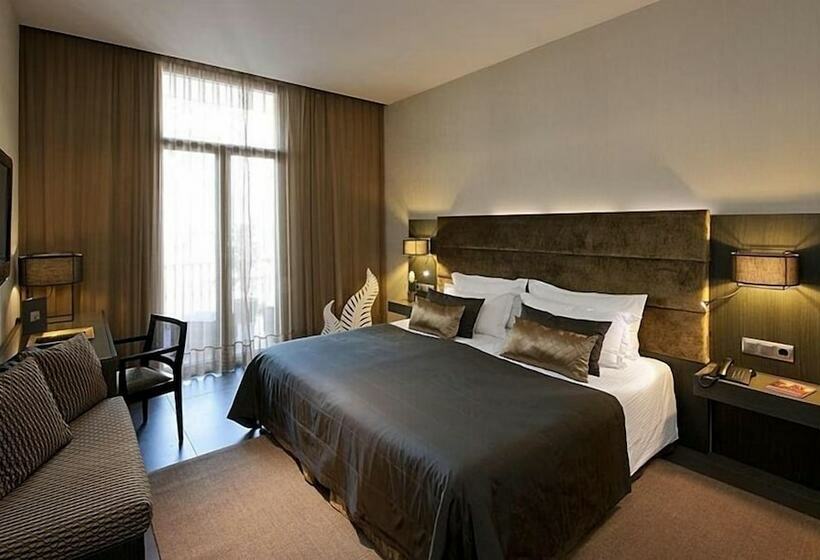 اتاق خانوادگی, Constanza