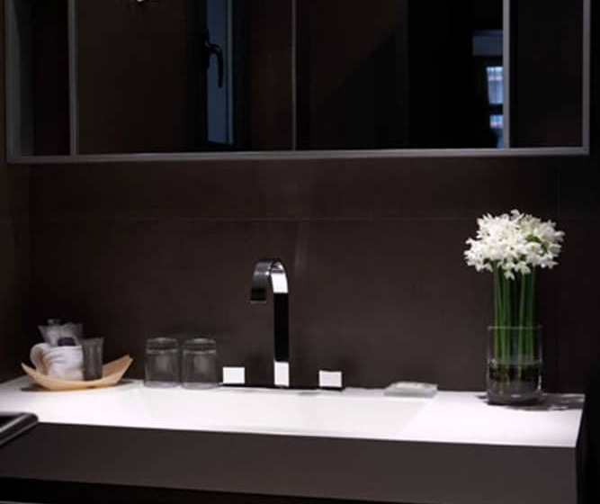 اتاق خانوادگی, Constanza