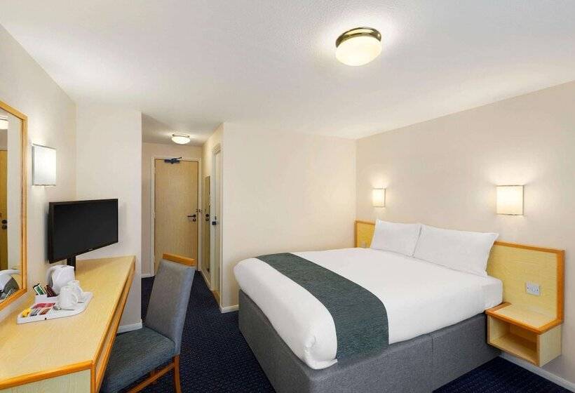 ダブルベッドスタンダードルーム, Days Inn Sutton Scotney South