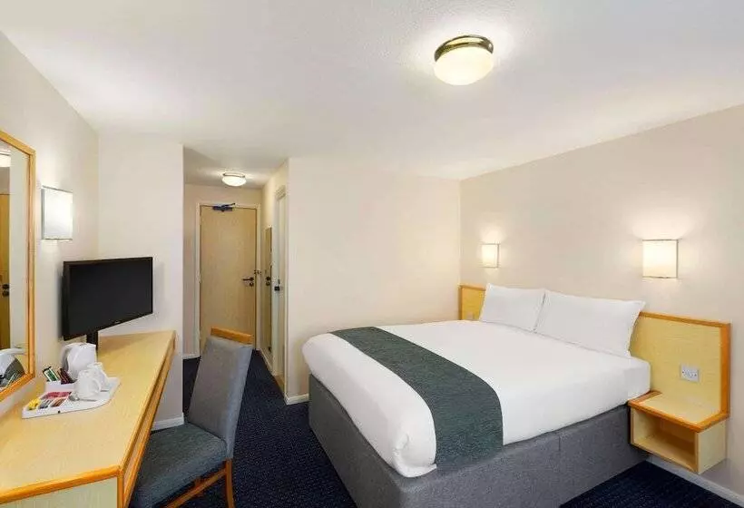 ダブルベッドスタンダードルーム, Days Inn Sutton Scotney South