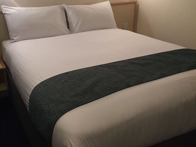 חדר סטנדרט מיטה זוגית, Days Inn Sutton Scotney South
