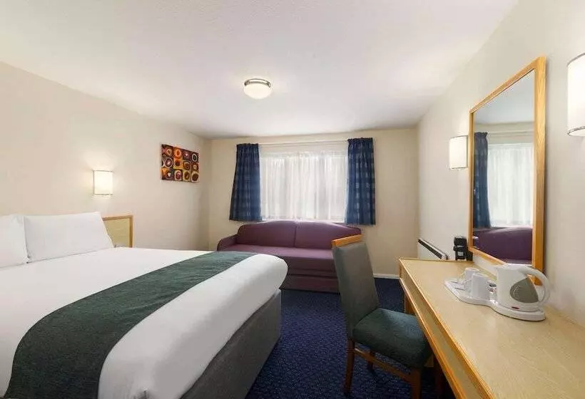 ダブルベッドスタンダードルーム, Days Inn Sutton Scotney South