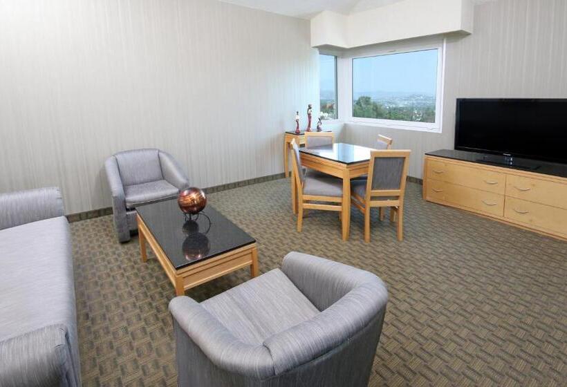 キングサイズベッドのスイートルーム, Holiday Inn Cuernavaca, An Ihg