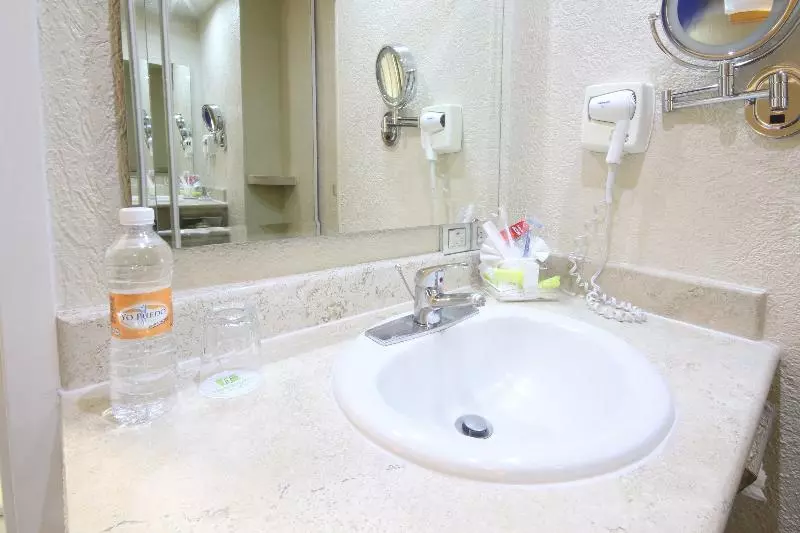 キングサイズベッドのスタンダードルーム, Holiday Inn Cuernavaca, An Ihg