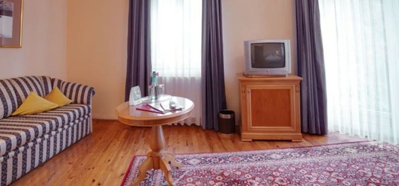 Standard Yhden Hengen Huone, Johannisbad