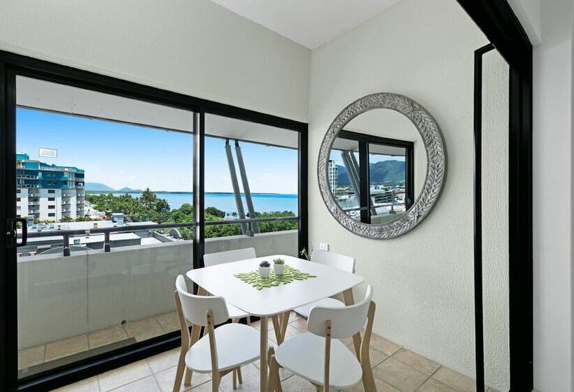 ３ベッドルームアパートメント, Mantra Esplanade