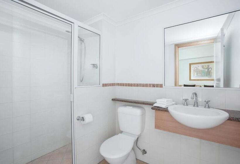 ２ベッドスイートルーム, Mantra In The Village