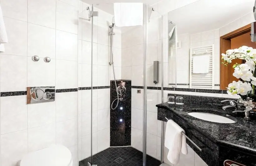 Comfort Yhden Hengen Huone, Plaza Inn Heilbronn