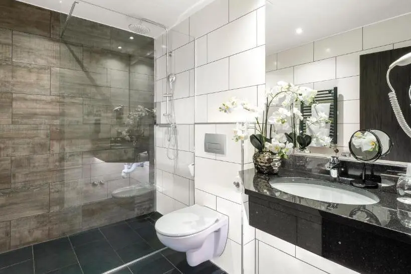 Deluxe Kolmen Hengen Huone, Plaza Inn Heilbronn