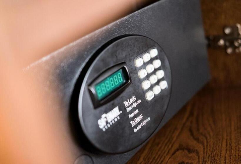 غرفة ديلوكس سرير كينج, The Chamberlain