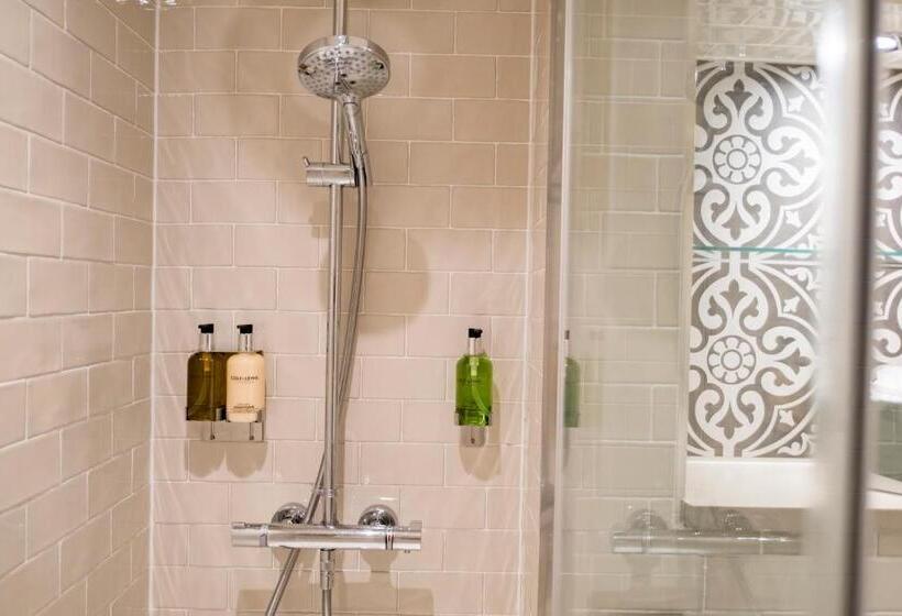 غرفة ديلوكس سرير كينج, The Chamberlain