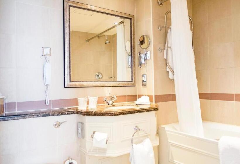 غرفة ديلوكس, The Chamberlain