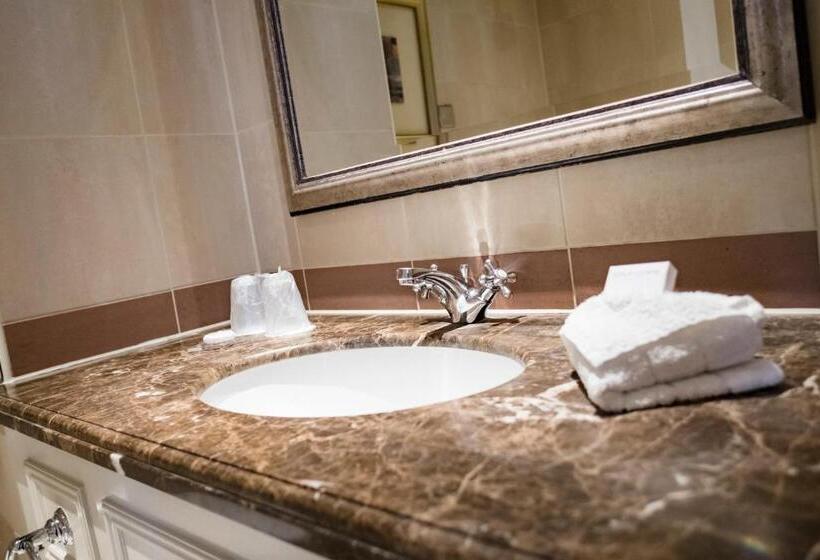 غرفة ديلوكس, The Chamberlain