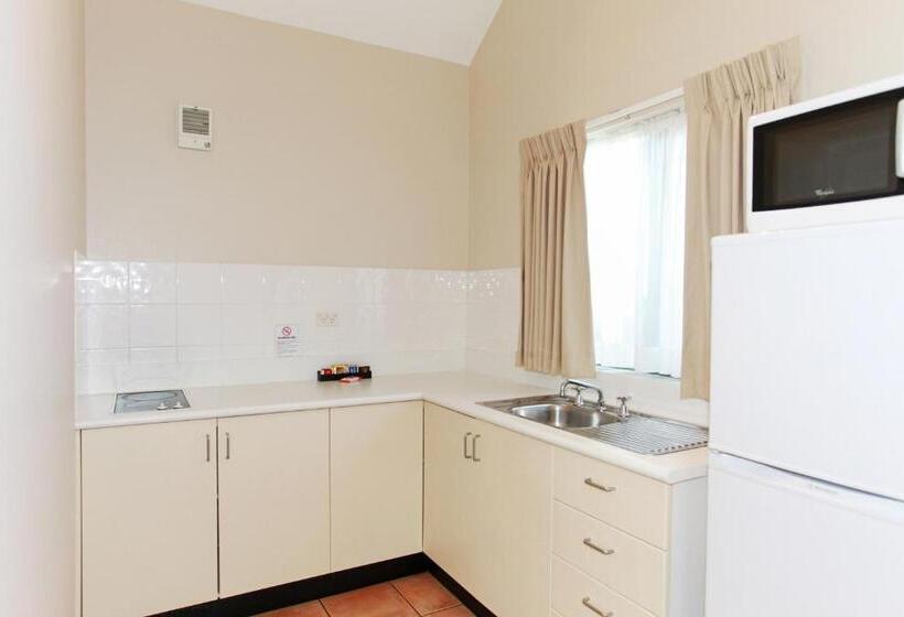 带2个卧室的公寓, Travellers Motor Village