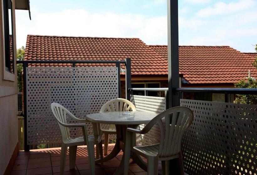 带2个卧室的公寓, Travellers Motor Village