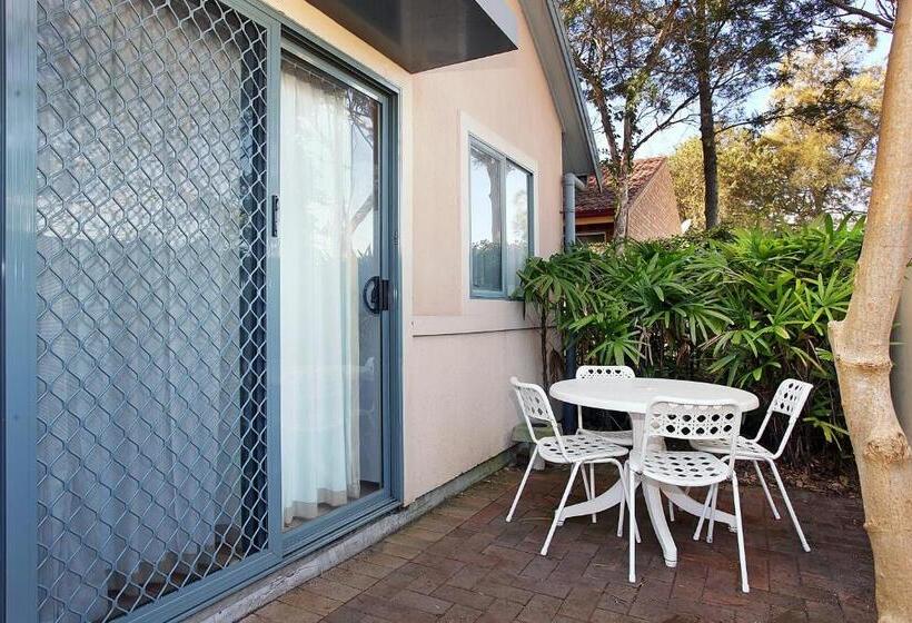 带2个卧室的公寓, Travellers Motor Village