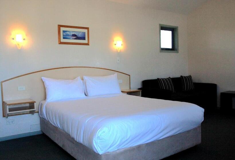 豪华套房, Travellers Motor Village