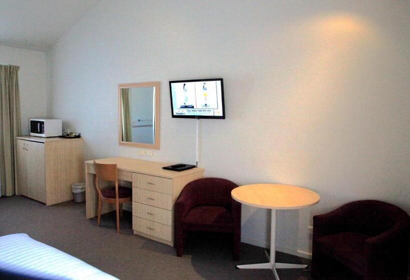 行政房间, Travellers Motor Village