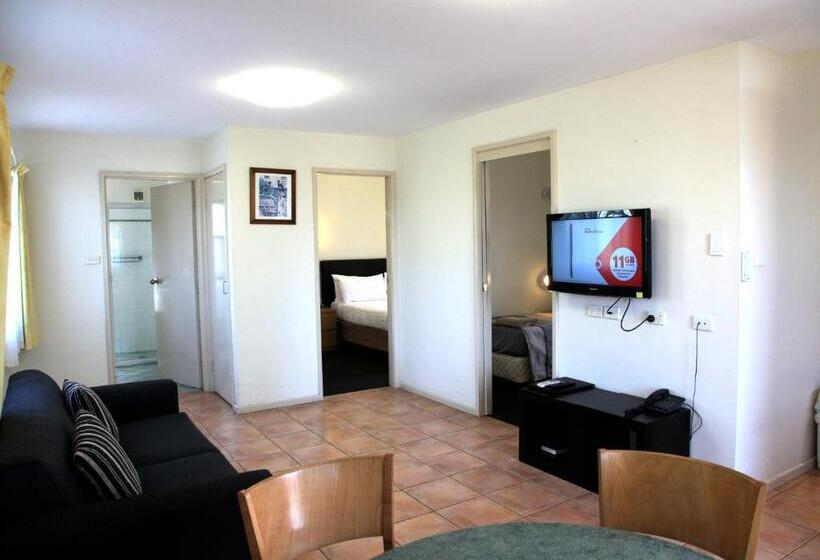 带2个卧室的公寓, Travellers Motor Village