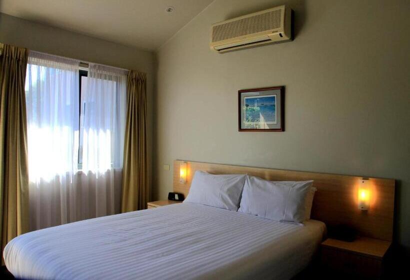 行政房间, Travellers Motor Village