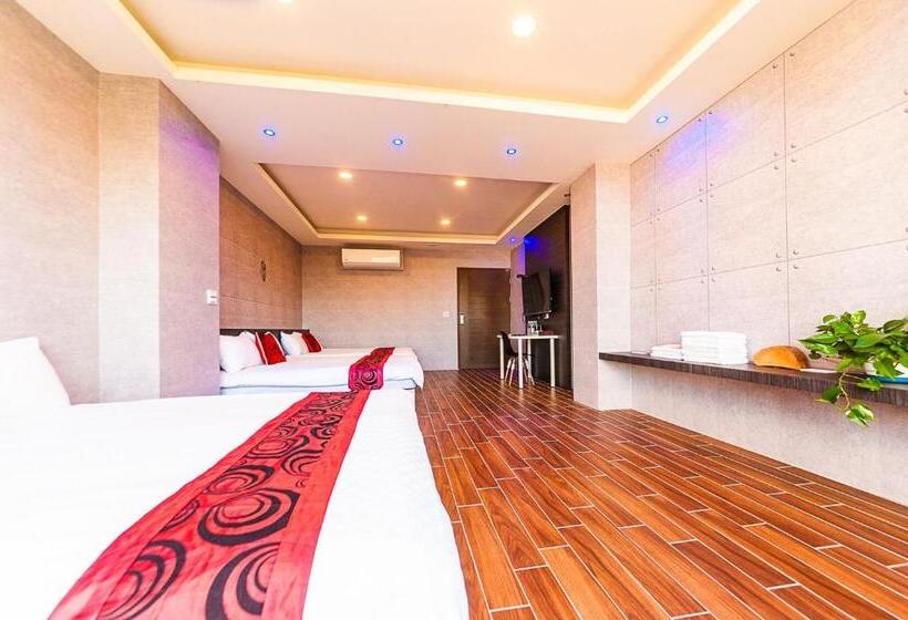 اتاق خانوادگی, Suao Backpackers