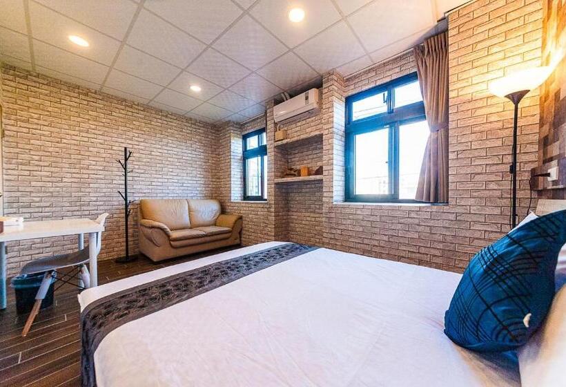 اتاق استاندارد با سرویس بهداشتی مشترک, Suao Backpackers