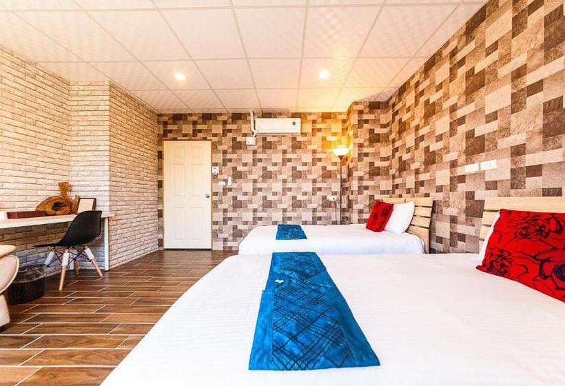 اتاق استاندارد با سرویس بهداشتی مشترک, Suao Backpackers