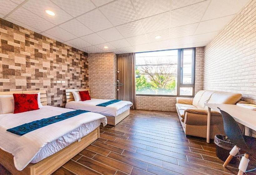 اتاق استاندارد با سرویس بهداشتی مشترک, Suao Backpackers