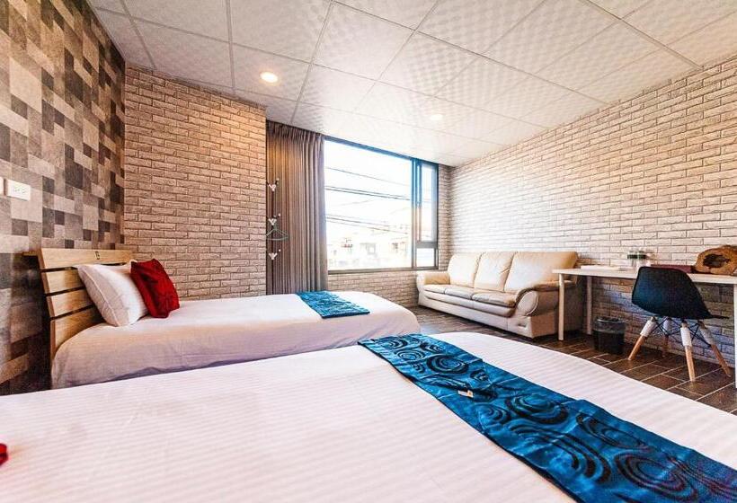 اتاق استاندارد با سرویس بهداشتی مشترک, Suao Backpackers