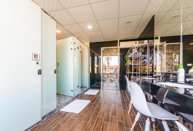 اتاق استاندارد با سرویس بهداشتی مشترک, Suao Backpackers