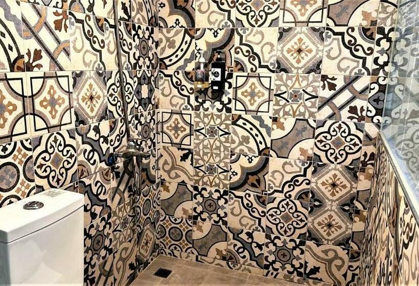 اتاق استاندارد با بالکن و چشم‌انداز دریا, 墾丁興海灣民宿