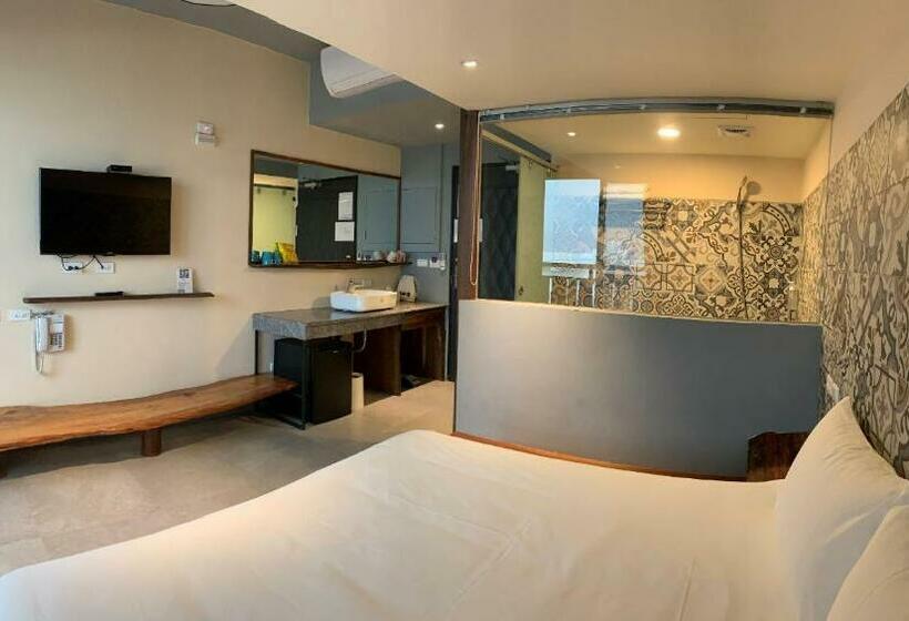 اتاق استاندارد با بالکن و چشم‌انداز دریا, 墾丁興海灣民宿