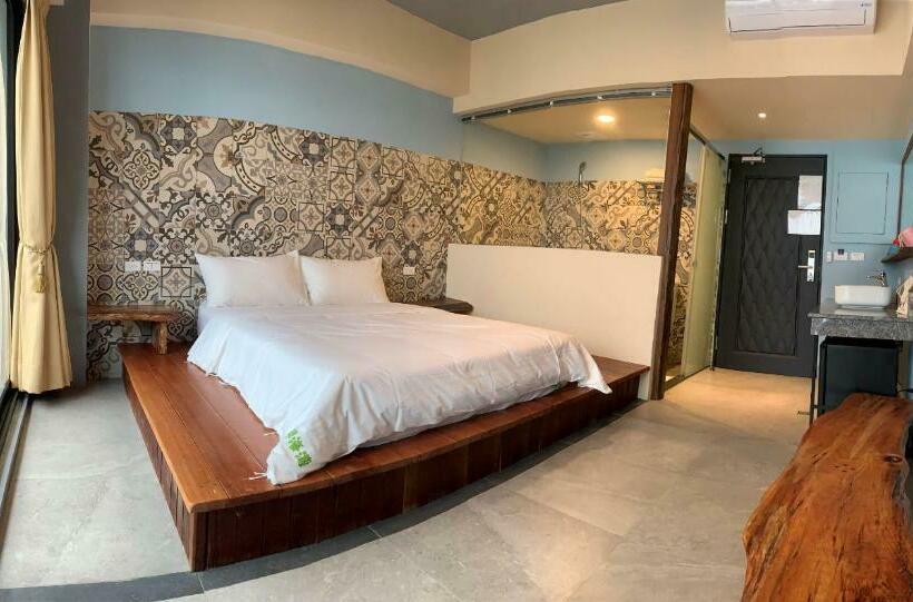 اتاق استاندارد با بالکن و چشم‌انداز دریا, 墾丁興海灣民宿