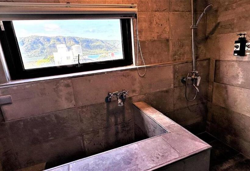 اتاق استاندارد چهار تخته با چشم‌انداز دریا, 墾丁興海灣民宿