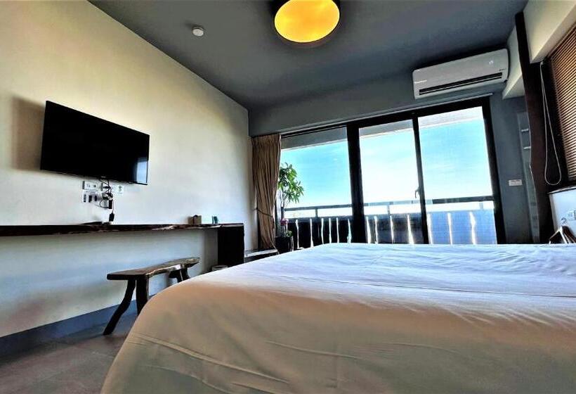 اتاق لوکس با بالکن و چشم‌انداز دریا, 墾丁興海灣民宿