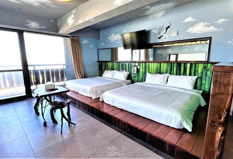 اتاق استاندارد چهار تخته با چشم‌انداز دریا, 墾丁興海灣民宿