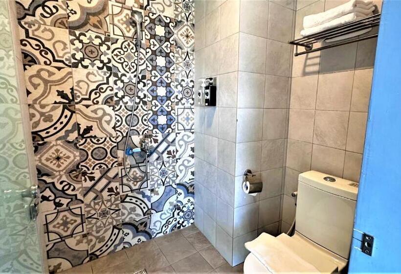 اتاق خانوادگی با چشم‌انداز دریا, 墾丁興海灣民宿