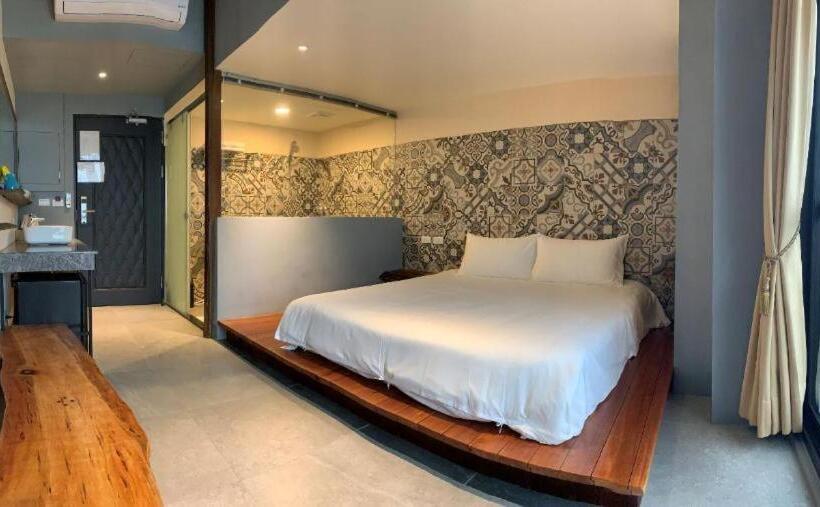 اتاق استاندارد با بالکن و چشم‌انداز دریا, 墾丁興海灣民宿