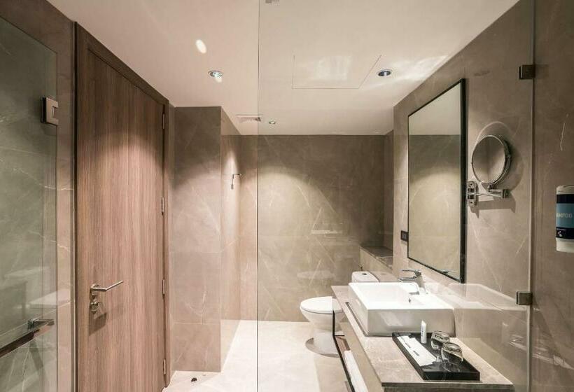 Номер Deluxe Вид на Бассейн, Best Western Plus Nexen Pattaya